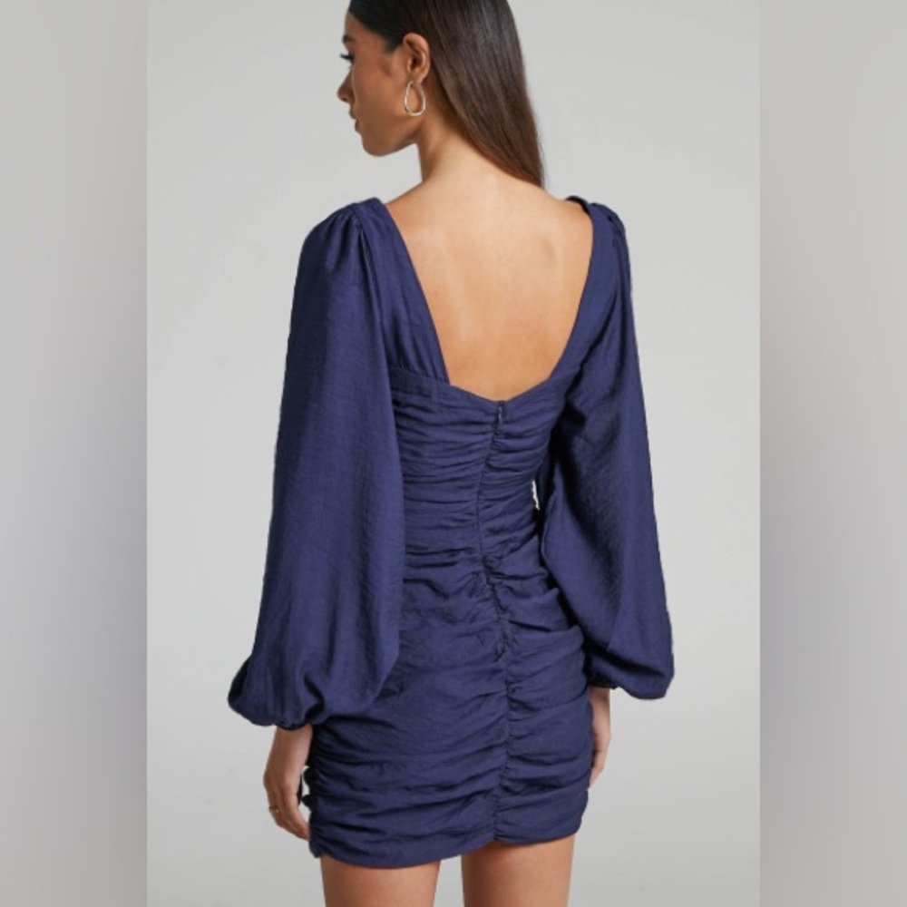 SHOWPO Kilian Mini Dress Ruched Long Sleeve Dress in Navy NEW WITH TAGS Size 4 - Picture 2 of 9